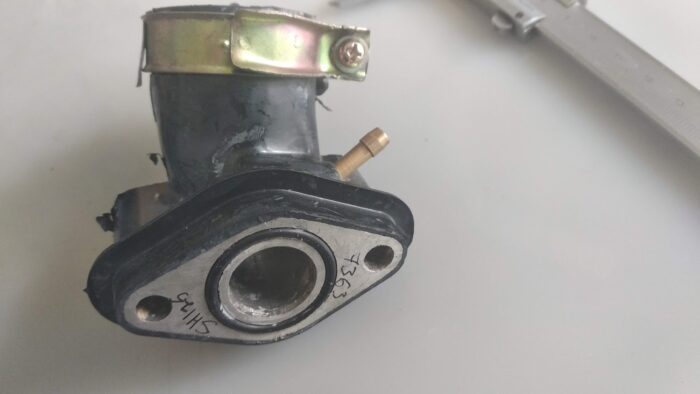 Λαιμός καρμπυρατέρ HONDA SH125/150 OUTLOOK 240-QJ08 - Image 4