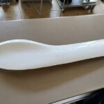 ΚΑΠΑΚΙ ΠΛΑΙΣΙΟΥ ΔΕΞΙ ΑΣΠΡΟ SYM FIDDLE ΙΙ 125 83520-ALA-000-WD